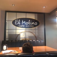 รูปภาพถ่ายที่ El Molino - Cafe Bistro โดย Selim Ç. เมื่อ 10/7/2020