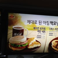 Photo taken at McDonald&amp;#39;s by sungsim k. on 3/25/2013