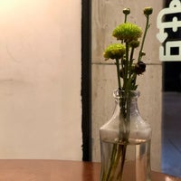 Photo taken at Manoro Café by Elmoori on 5/4/2019