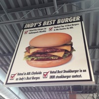 8/7/2013にZiggy G.が96th Street Steakburgersで撮った写真