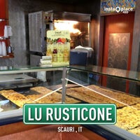 Photo taken at Lu Rusticone - pizza a taglio dal 1972 by Lu R. on 8/13/2013