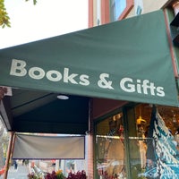 Photo taken at Poor Richard&amp;#39;s Bookstore by Matt J. on 10/21/2022
