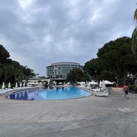 รูปภาพถ่ายที่ Calista Luxury Resort โดย Lizaveta เมื่อ 4/30/2024