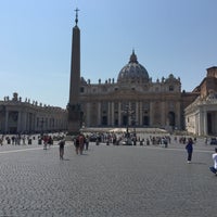 Photo taken at Saint Peter&amp;#39;s Square by Anna B. on 8/13/2015