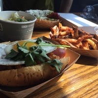 Снимок сделан в Prairie Dogs Hot Dogs &amp;amp; Handcrafted Sausages пользователем Ansell 6/9/2015