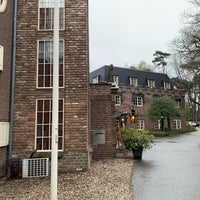 Photo taken at Kasteel Kerckebosch by Alwin Z. on 4/7/2022