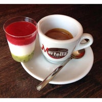 รูปภาพถ่ายที่ Hetcliff&amp;#39;s caffe โดย Heto เมื่อ 6/11/2013