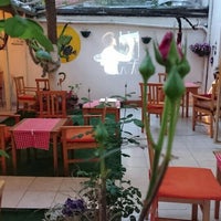 รูปภาพถ่ายที่ Kirazaltı Kafe &amp;amp; Bahçe โดย Cagri S. เมื่อ 4/18/2016