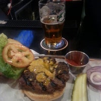 Foto tirada no(a) Brooklyn Burger and Brew Co. por Gloria T. em 5/2/2014