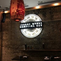 4/10/2016에 Cindy H.님이 Johnny Wong’s Dumpling Bar에서 찍은 사진