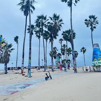 Photo taken at Venice Beach Boardwalk by Yara.0fficial 🌺 on 2/8/2024