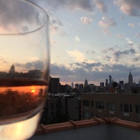 6/11/2017 tarihinde Ben M.ziyaretçi tarafından Urban Wines NYC'de çekilen fotoğraf