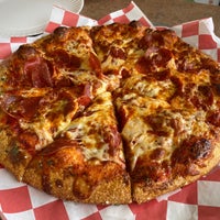 Foto diambil di The Pizza Guy oleh Wednesday T. pada 7/18/2021