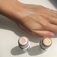 Снимок сделан в Glossier пользователем Emma G. 6/6/2016