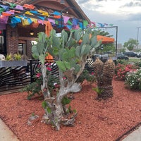 Foto tomada en La Parrilla Mexican Restaurant  por Tammy W. el 4/18/2024