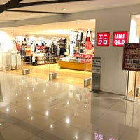 Uniqlo ユニクロ 105 Visitors