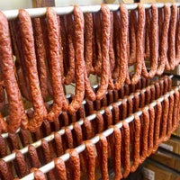 รูปภาพถ่ายที่ European Homemade Sausage Shop โดย European Homemade Sausage Shop เมื่อ 7/7/2013