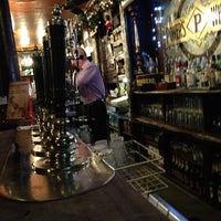 Foto tirada no(a) Toners Pub por Shane G. em 12/4/2012