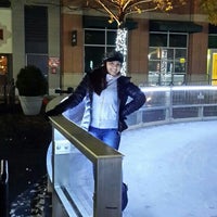 11/27/2014에 @ny D.님이 Rockville Town Square Ice Skating Rink에서 찍은 사진