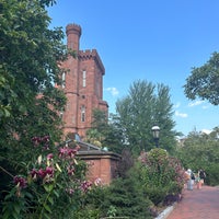 Photo taken at Enid A. Haupt Garden by Sarah J. on 7/26/2023