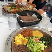 Das Foto wurde bei Mudai Ethiopian Restaurant von Alex E. am 8/6/2017 aufgenommen