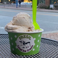 Foto scattata a Fresh Local Ice Cream da Arthur B. il 10/20/2023