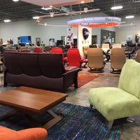 Photo taken at Ambiente Modern Furniture by Arthur B. on 5/1/2016