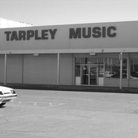7/8/2013 tarihinde Tarpley Musicziyaretçi tarafından Tarpley Music'de çekilen fotoğraf