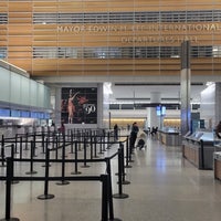 Photo taken at International Terminal G by Wayne H. on 11/29/2023