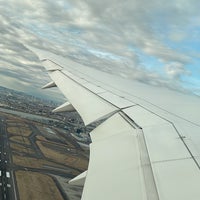Photo taken at Runway C (16L/34R) by ɐןɐqıɐɥ on 3/2/2024