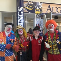 4/23/2016 tarihinde Jen S.ziyaretçi tarafından Sioux Falls Arena'de çekilen fotoğraf