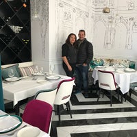 Das Foto wurde bei Restaurante Puerta de Alcalá von Marylú M. am 4/4/2017 aufgenommen