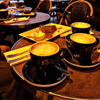 Foto tirada no(a) Mucha Café por M@yra £. em 2/23/2023