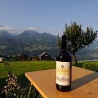 Das Foto wurde bei WeinArt Alpenwein Taverne von WeinArt Alpenwein Taverne am 7/9/2013 aufgenommen