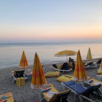 Das Foto wurde bei Coast Cafe &amp;amp; Beach von (HASKUR) am 7/1/2022 aufgenommen