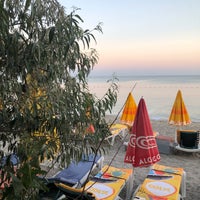 Das Foto wurde bei Coast Cafe &amp;amp; Beach von (HASKUR) am 7/1/2022 aufgenommen