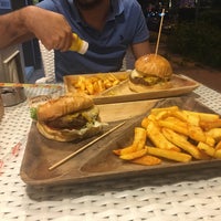 Photo taken at Artı Burgerhouse by Gökhan Y. on 6/15/2018
