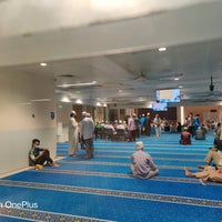 Photo taken at Masjid Darul Ghufran (Mosque) by Dean 𖣘 SK on 7/30/2022