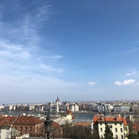 Foto tirada no(a) Free Budapest Walking Tours por Gluu em 3/25/2019