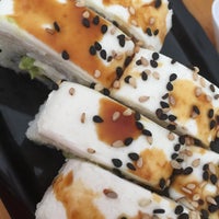 Das Foto wurde bei Tokyo Sushi Mid von Avë P. am 4/9/2016 aufgenommen
