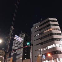 Photo taken at 新宿六丁目交差点 by Haruhiko E. on 12/22/2021
