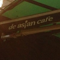 Foto diambil di De Asian Cafe oleh Albert L. pada 7/14/2013