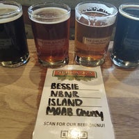 Photo prise au Nebraska Brewing Company  Brewery &amp; Tap Room par R W H. le7/28/2022