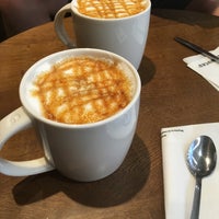 Photo taken at Starbucks by Rohlik D. on 7/26/2018