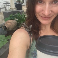 Photo taken at Bad Ass Coffee of Hawaii by Ami D. on 5/27/2018