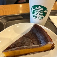Photo taken at Starbucks by tombora on 9/26/2022