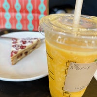 Photo taken at Starbucks by tombora on 11/7/2022
