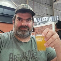 Foto tirada no(a) Walkerville Brewery por Aaron H. em 4/14/2023
