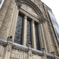 Photo taken at Royal Ontario Museum by Gledson S. on 3/2/2024