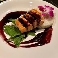 Photo prise au Midori Sushi and Martini Lounge par Edwin A. le4/6/2024